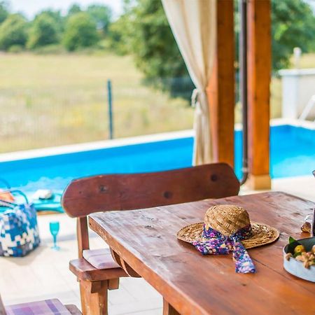 Holiday Home Tanja بولا المظهر الخارجي الصورة