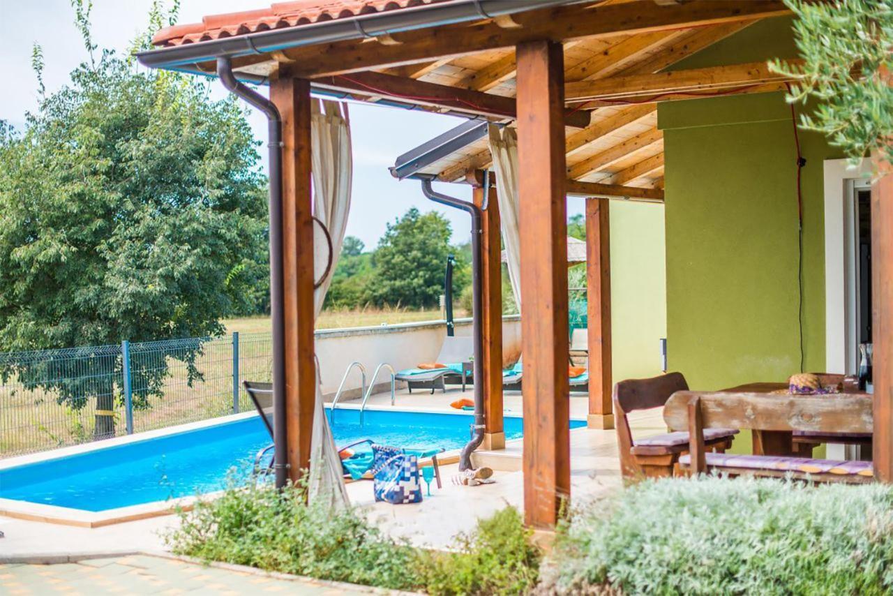 Holiday Home Tanja بولا المظهر الخارجي الصورة