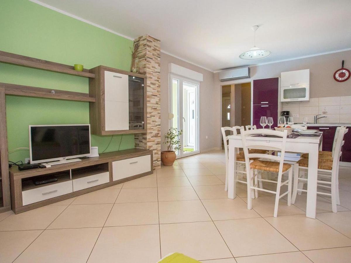 Holiday Home Tanja بولا المظهر الخارجي الصورة
