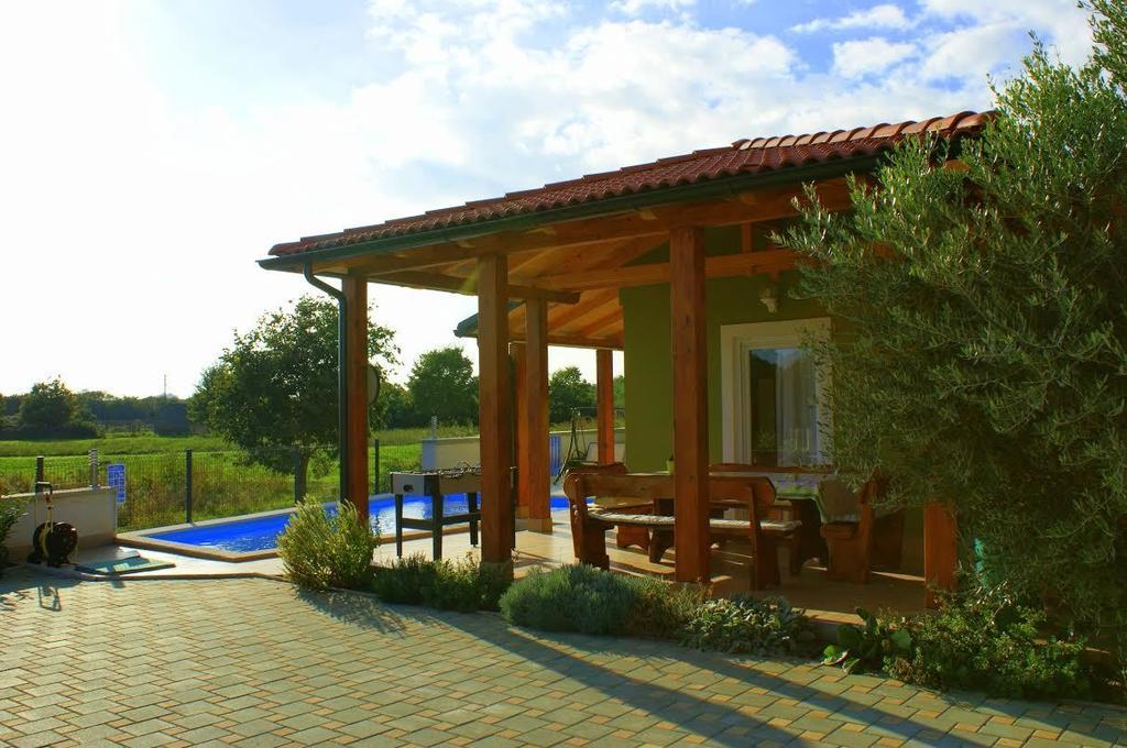 Holiday Home Tanja بولا الغرفة الصورة