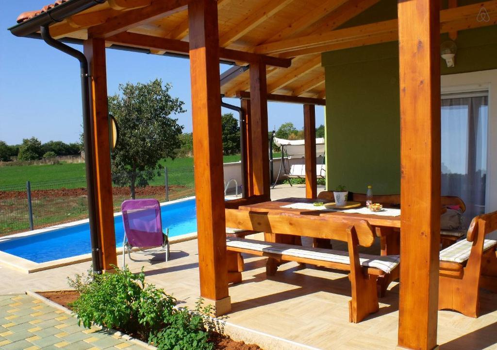 Holiday Home Tanja بولا الغرفة الصورة